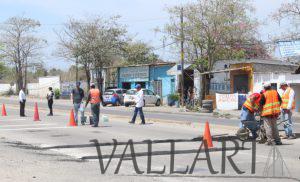 TRAS TERRIBLE ACCIDENTE; COLOCAN TOPES EN CRUCERO DE LAS JUNTAS. 1 TRAS TERRIBLE ACCIDENTE; COLOCAN TOPES EN CRUCERO DE LAS JUNTAS.