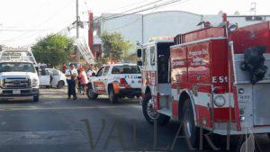 Choca y causa volcadura. 2 Choca y causa volcadura.