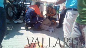 TERMINÓ BAJO EL MOTOCARRO AL GANARLE EL PESO