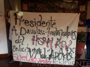 Buscan trabajadores de la SSJ apoyo de Dávalos por incumplimiento en sueldos. 1 Buscan trabajadores de la SSJ apoyo de Dávalos por incumplimiento en sueldos.