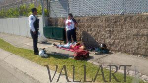 Viajaban 3 a bordo de una moto, terminaron con lesiones y fracturas