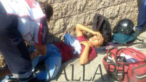 Viajaban 3 a bordo de una moto, terminaron con lesiones y fracturas