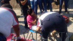 Viajaban 3 a bordo de una moto, terminaron con lesiones y fracturas