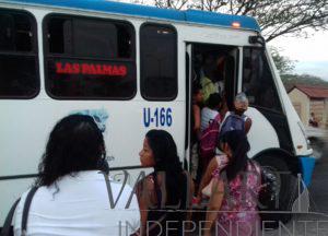 Usuarios denuncian hartazgo por falta de camiones en Puerto Vallarta