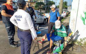 Motociclista arrolla y abandonada a un transeúnte