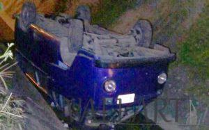 “Ni pa´ ti ni pa´ mi”, le dice a su ex y tira la camioneta al canal