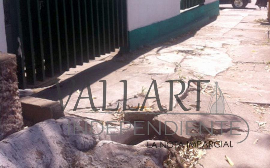 Desconoce Conalep que deba participar en rehabilitación de banqueta