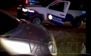 Dispara contra policías; tras persecución detienen a tres menores