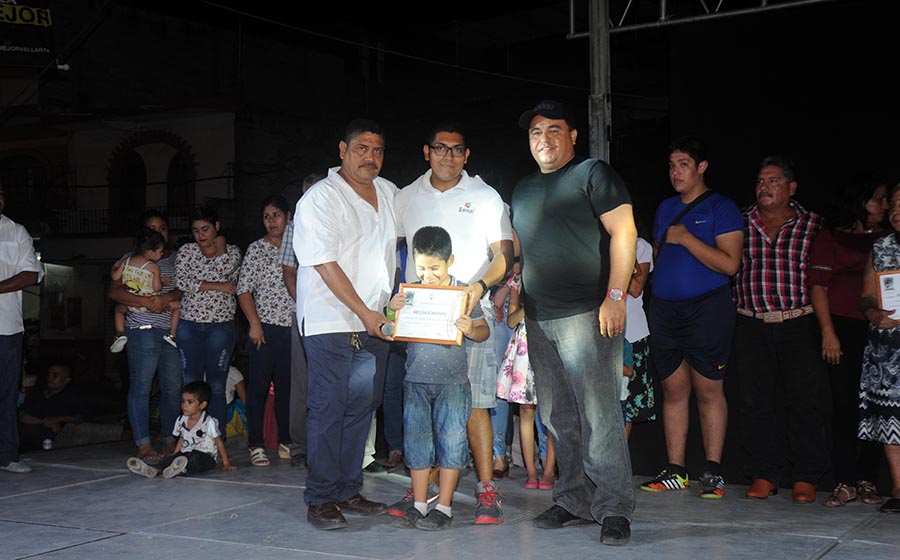 Homenajean a figuras emblemáticas del ‘Viejo Pitillal’