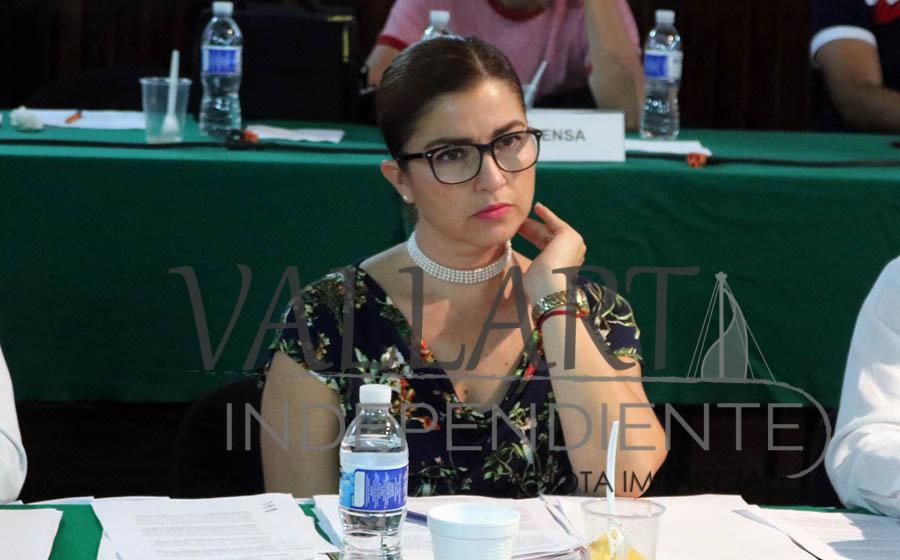 Reactivan apoyo a maestros por 8 mil pesos mensuales