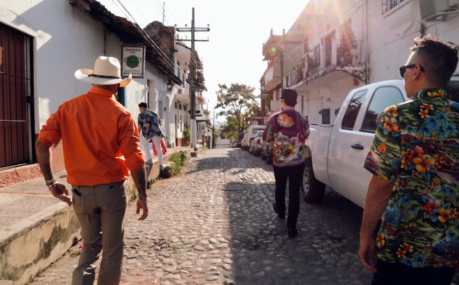 Kinky tiene una ‘loca’ visita a Puerto Vallarta