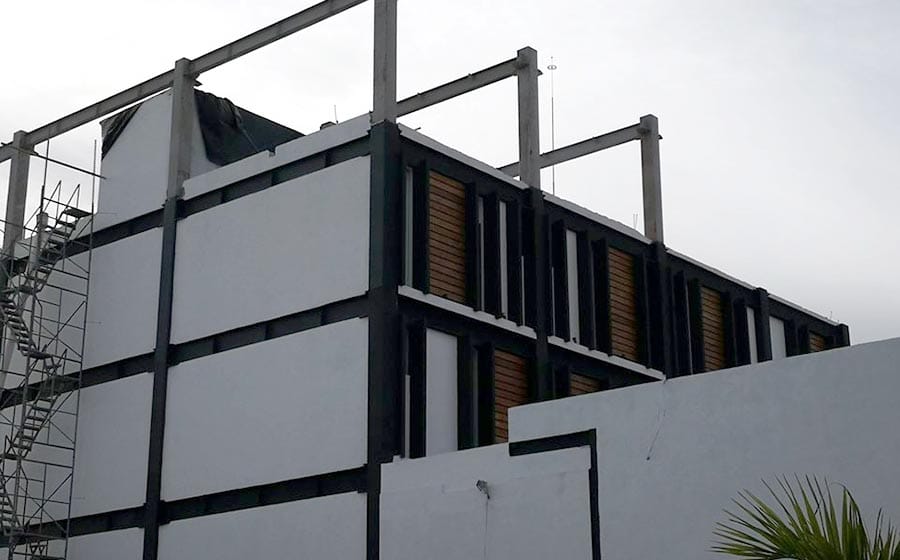 Continúa detenida obra de ampliación de clínica en la Díaz Ordaz