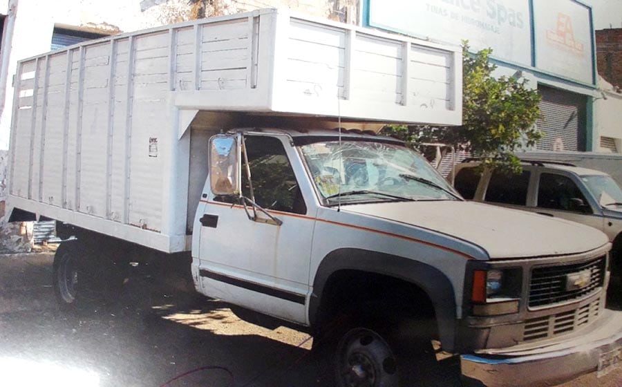 Por no traer cinturón de seguridad, lo atrapan con casi media tonelada de marihuana