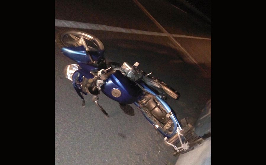 Escapa tras arrollar a un motociclista, pero es detenido minutos después