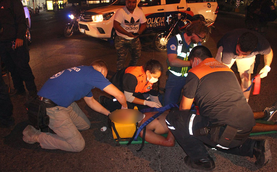 Arrollan transeúnte en la Medina Ascencio; resulta malherido