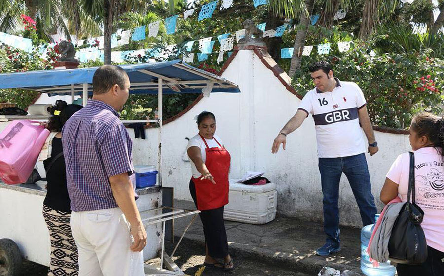 Reubican a comerciantes de la plaza de Bucerías en Bahía de Banderas