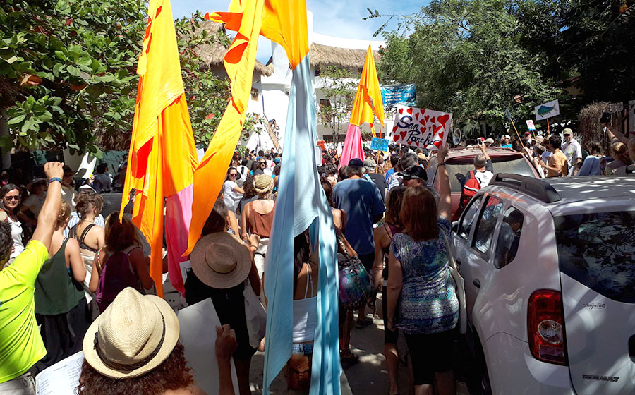San Pancho está en pie de lucha defendiendo su playa