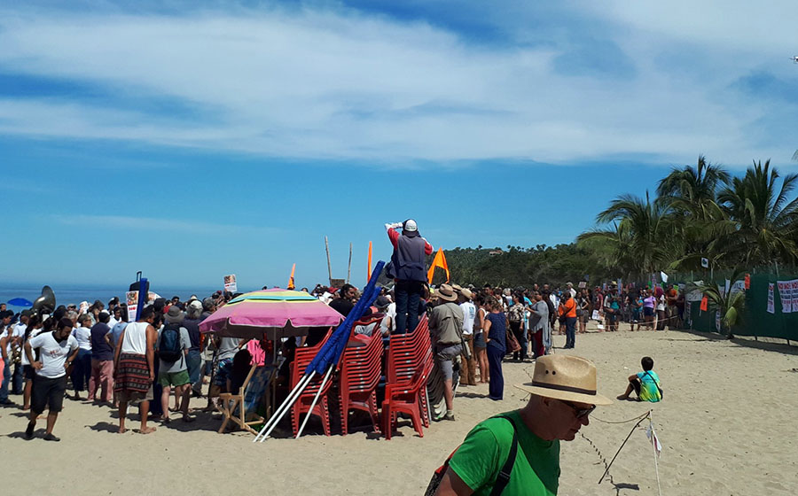 San Pancho está en pie de lucha defendiendo su playa