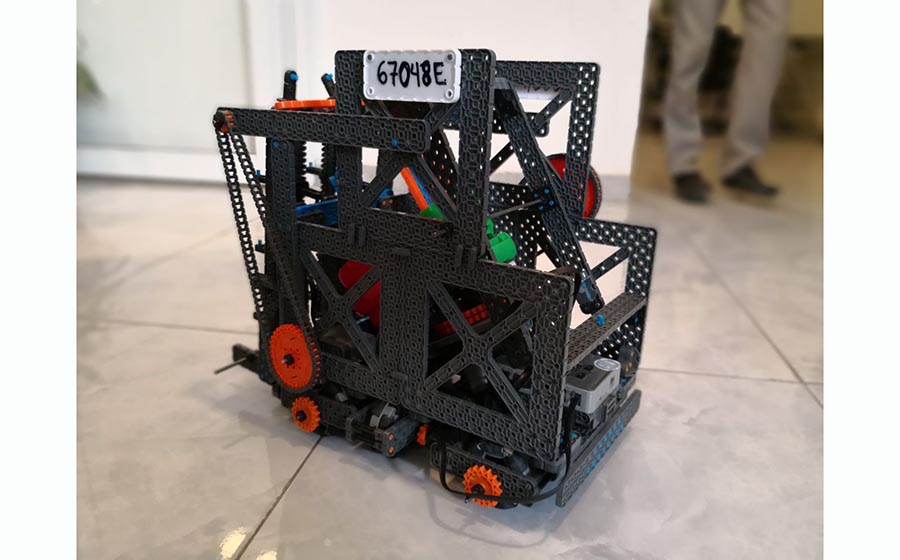 Recibe equipo de robótica donativo para acudir a mundial