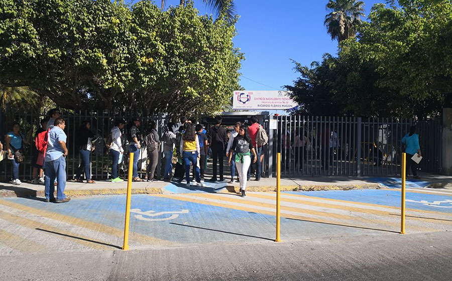 Inscripciones ‘desquician’ al CBTis 68 en Puerto Vallarta 1 Inscripciones ‘desquician’ al CBTis 68 en Puerto Vallarta