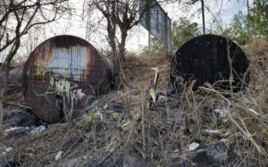 Derivado de petróleo se derrama en la 5 de diciembre sin intervención de la autoridad