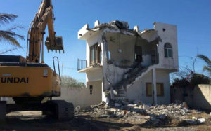 Derriban casa en Punta Mita; estaba construida dentro del ecosistema costero