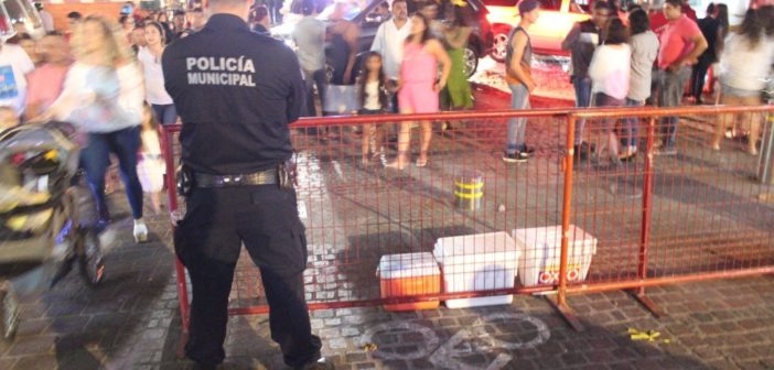 MALECÓN SE CONVIRTIO EN "CANTINA PÚBLICA DURANTE FIN DE SEMANA SANTA.