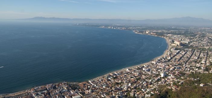 UNO DE CADA CUATRO TURISTAS EN PUERTO VALLARTA RENTA ALOJAMIENTO POR INTERNET.