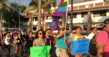Marcha contra la homofobia en Puerto Vallarta.