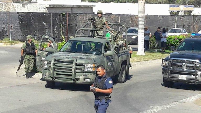 Reportan granada en Fluvial Vallarta. 5 Reportan granada en Fluvial Vallarta.