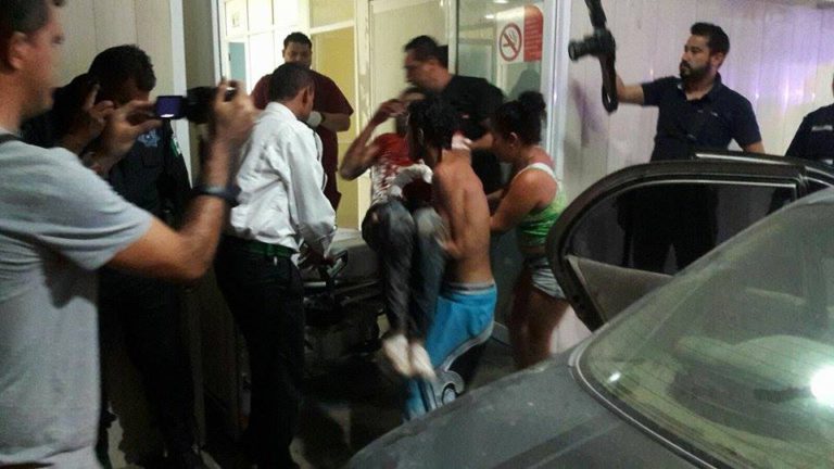 Apuñalan al Irving de la colonia Campestre las Cañadas. 3 Apuñalan al Irving de la colonia Campestre las Cañadas.