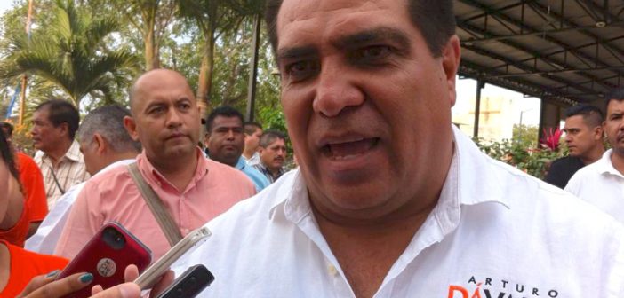 Prefiere alcalde no declarar sobre policías despedidos este martes del gobierno.