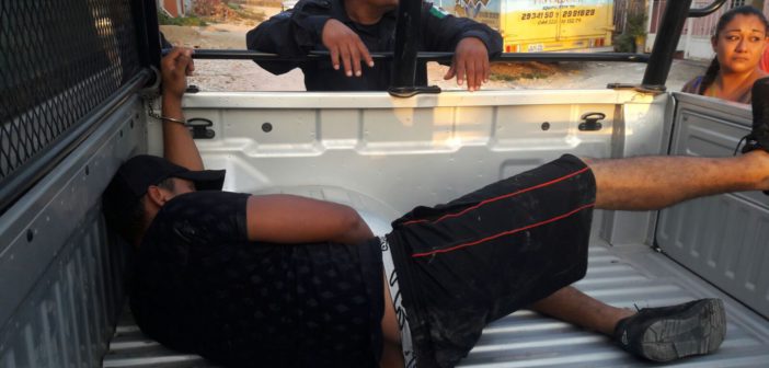 Reportan a joven herida con arma blanca al 911.