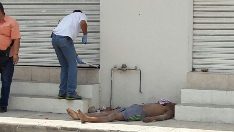 Lo encontraron sin vida en la colona Villas del Real.