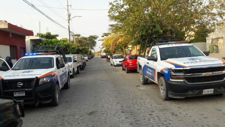 Intensa movilización por disparos en Ixtapa. 1 Intensa movilización por disparos en Ixtapa.