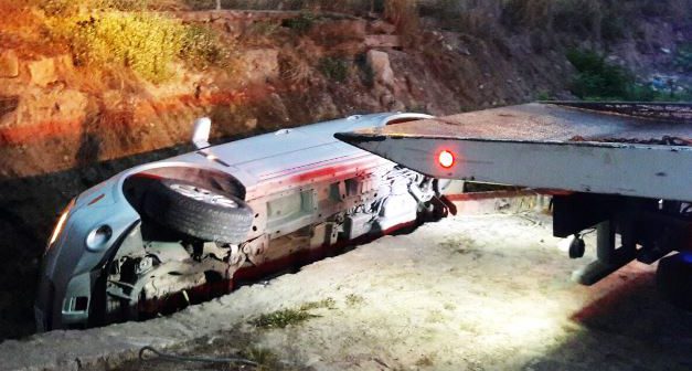 Cae a zanja en Villas Las Flores