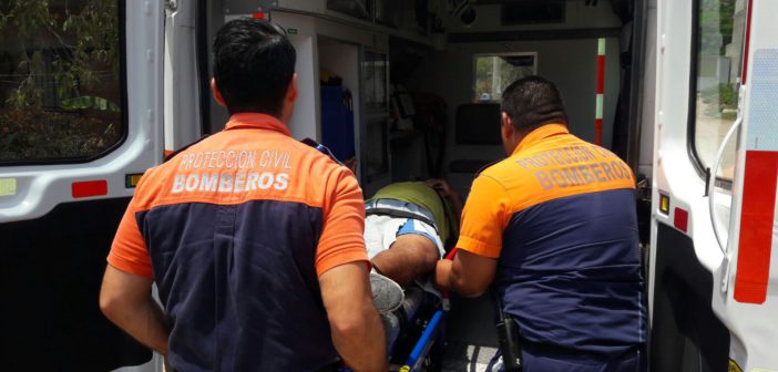 Resulta lesionado al caer de la azotea