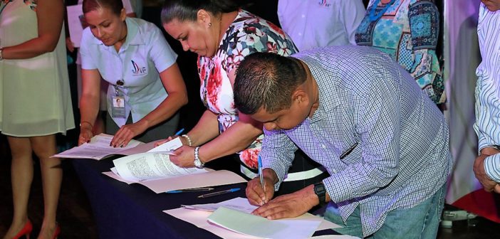 Firman DIF y CIJ convenio de colaboración pro jóvenes