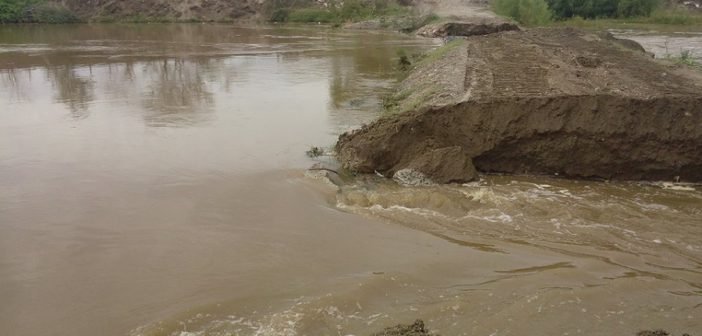 Creciente del Ameca daña el ‘Paso del Guayabo’