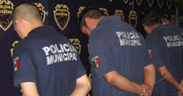 Sentencian a tres expolicías vinculados al crimen organizado