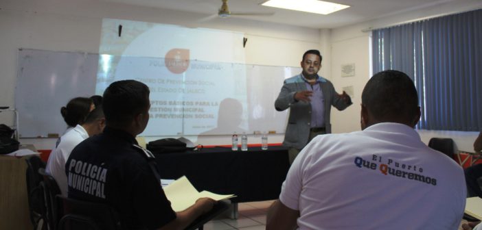 Imparten taller para combatir la violencia y delincuencia