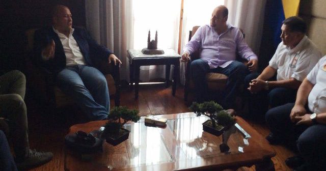 Instala MC enlace entre taxistas y autoridades estatales