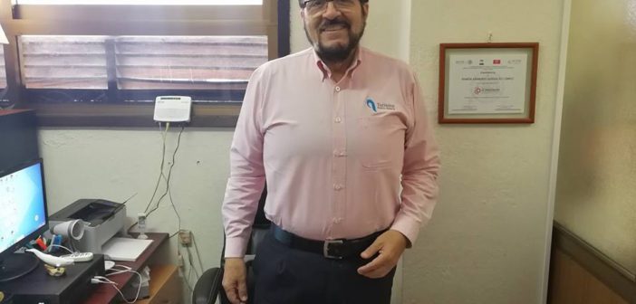 Que venga Uber para que los taxistas “se pongas las pilas”: director de Turismo