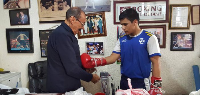 'Nacho' Beristain recibe a ‘la joya’ del boxeo jalisciense