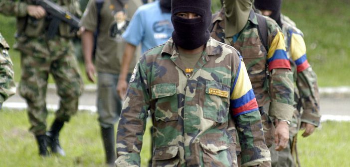 De guerrilleros a políticos; FARC creará un partido