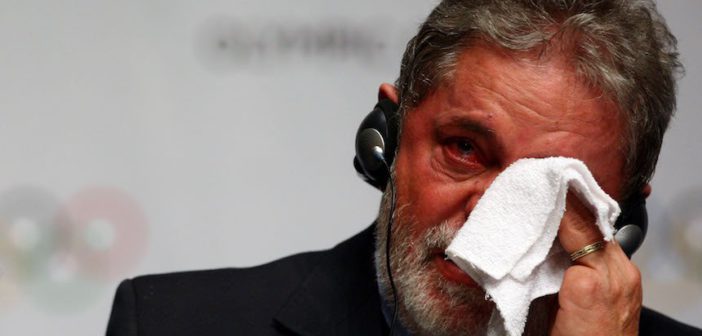 Por corrupción, condenan a Lula a nueve años de cárcel