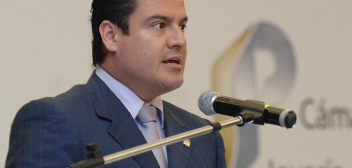 Reconoce gobernador desabasto de medicamentos en Jalisco