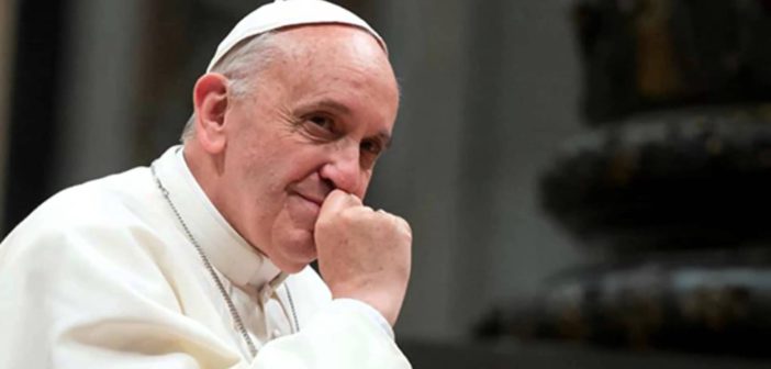 Papa Francisco reemplaza a encargado de defender los principios católicos