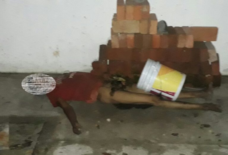 Hallan a un hombre muerto; estaba semidesnudo