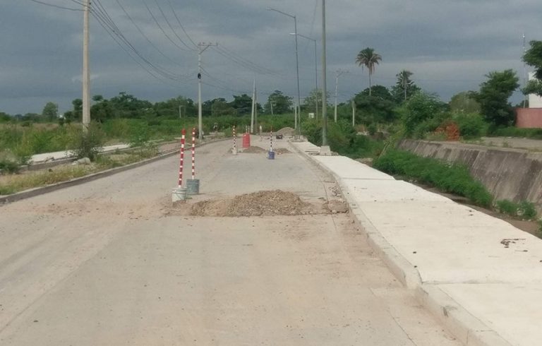 Exigen que culmine construcción de la Avenida México